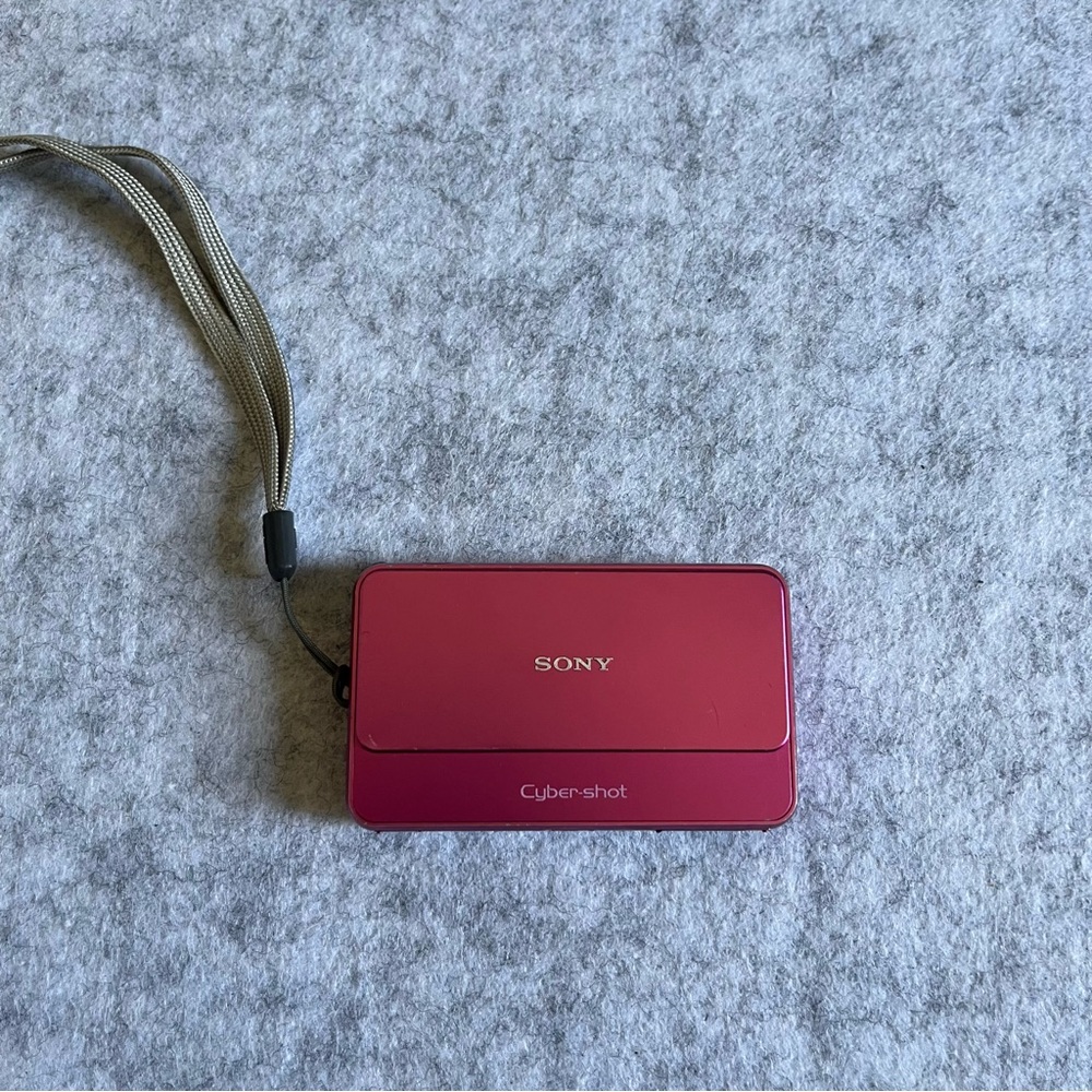 Sony Cyber-shot Compact Digital camera pink